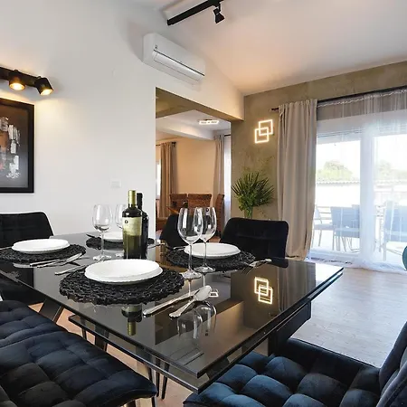 With Private Pool Near Rovinj - Open 2022