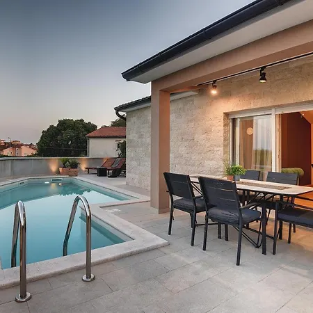 With Private Pool Near Rovinj * Rovinjsko Selo